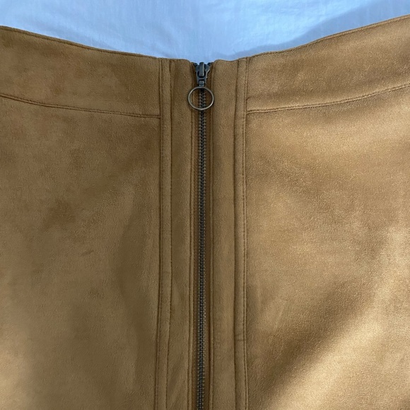 Skirt - Picture 2 of 3